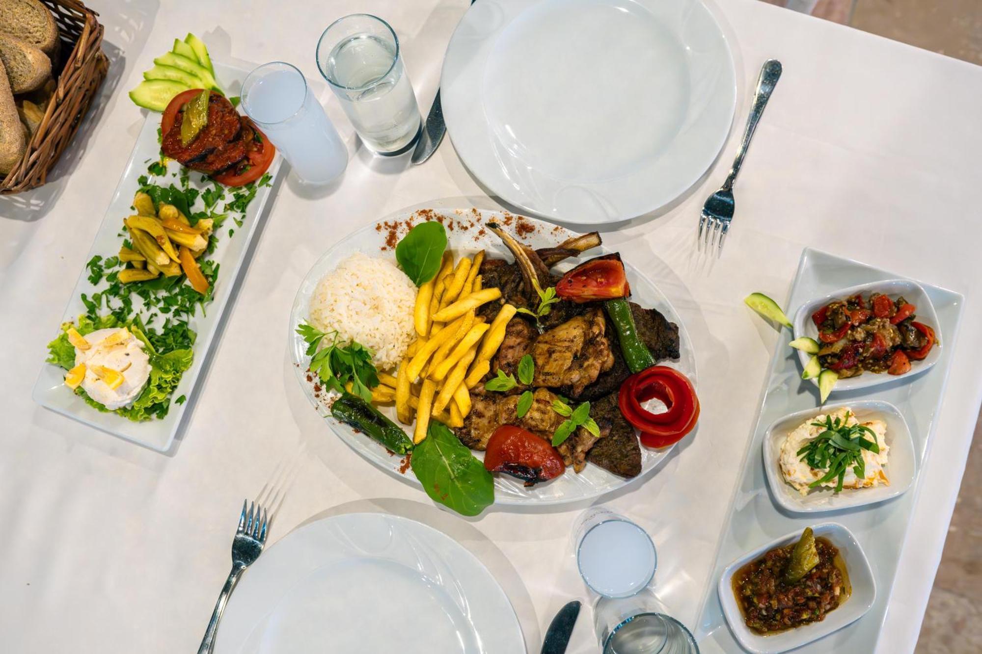 Buyuk Saruhan Hotel Manisa Bagian luar foto