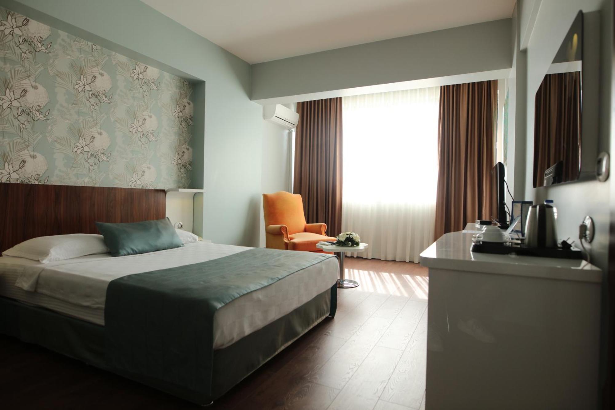 Buyuk Saruhan Hotel Manisa Bagian luar foto