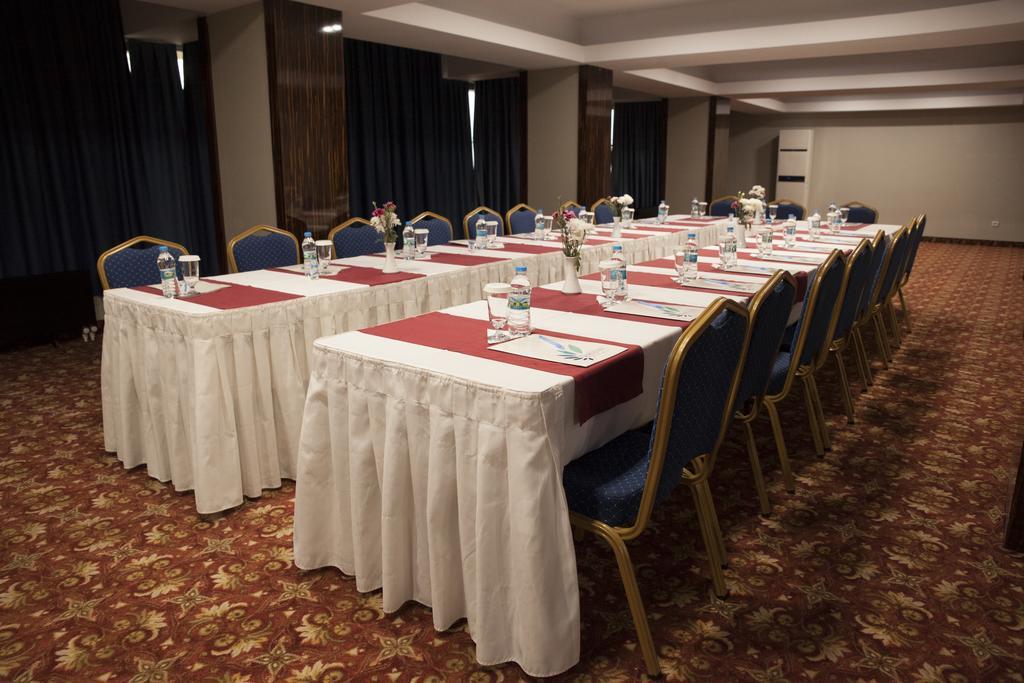 Buyuk Saruhan Hotel Manisa Bagian luar foto