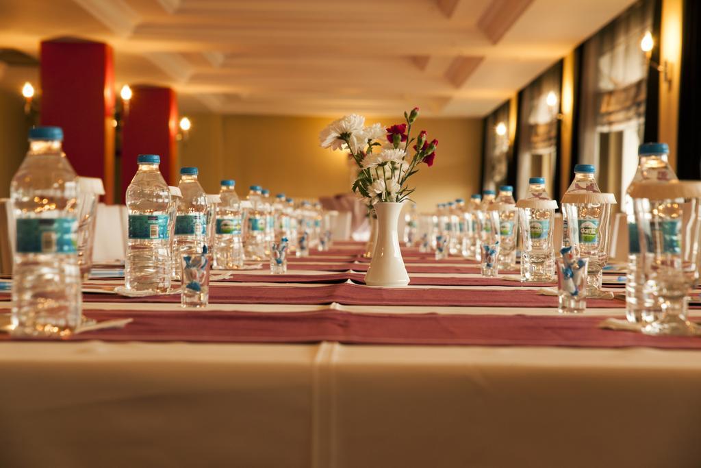 Buyuk Saruhan Hotel Manisa Bagian luar foto
