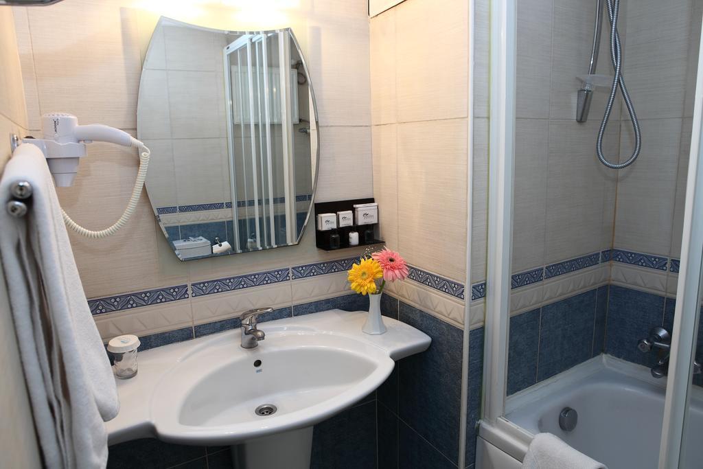 Buyuk Saruhan Hotel Manisa Bagian luar foto