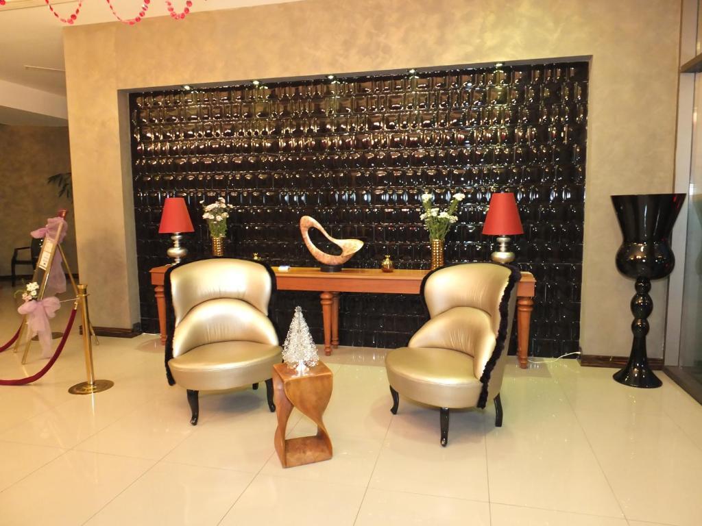 Buyuk Saruhan Hotel Manisa Bagian luar foto